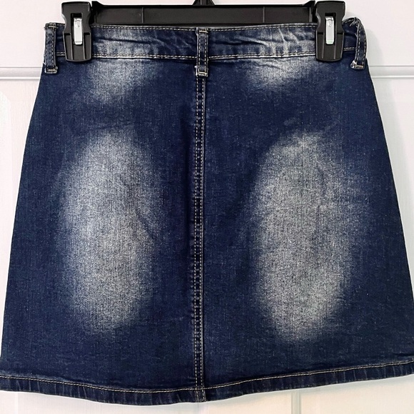 Women’s Blue Denim Mini Skirt with Button Closure - Picture 3 of 8